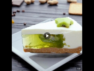 jelly cake with kiwi